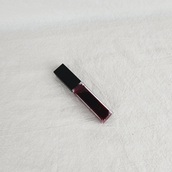 Color Sensational Vivid Matte Liquid Lipstick Shade 39 - Picture 4 of 7